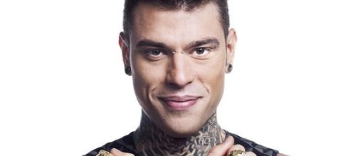 Fedez nei guai per colpa di una festa organizzata nel suo attico milanese.