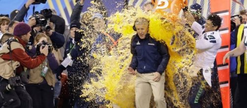 Here's a prop bet: 'What will be the color of the Gatorade being dumped on the winning Super Bowl LI coach?' | Photo from 'Newsday' - newsday.com