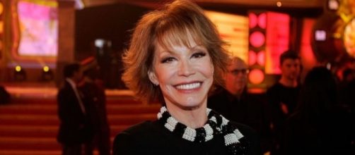 Hollywood Honors Mary Tyler Moore, Dead At 80, For Legacy Of Love ... - inquisitr.com