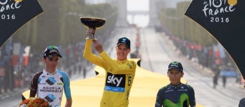 Il podio finale del Tour de France 2016: Romain Bardet 2° Classificato, Chris Froome Vincitore e Nairo Quintana 3°