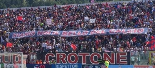 La Curva sud, cuore del tifo crotonese.