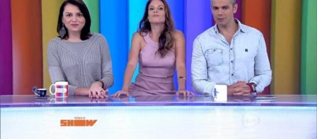 Maíra Charken (centro) na bancada do "Vídeo Show" com Otaviano Costa e Mônica Iozzi Maíra Charken (centro) na bancada do "Vídeo Show" com Otaviano Costa e Mônica Iozzi