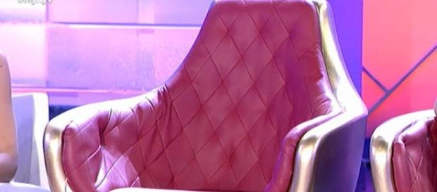 MYHYV: ¿Quién pretende volver al trono? MYHYV: ¿Quién pretende volver al trono?