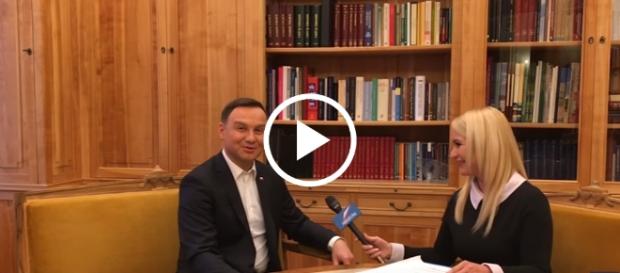 Prezydent Andrzej Duda w czasie wywiadu. Prezydent Andrzej Duda w czasie wywiadu.
