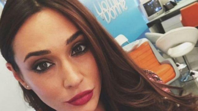 sonia lorenzini lascia il trono: perché?