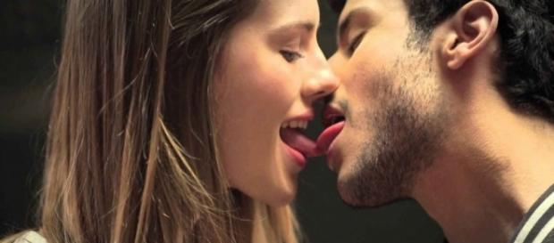 Beijar mal nunca mais! Veja 9 dicas para te ajudar a ter um beijo inesquecível Beijar mal nunca mais! Veja 9 dicas para te ajudar a ter um beijo inesquecível