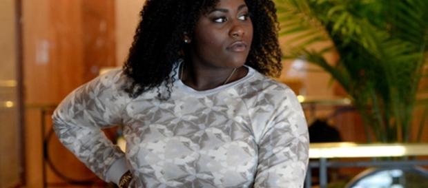 Danielle Brooks sofre racismo em voo Danielle Brooks sofre racismo em voo