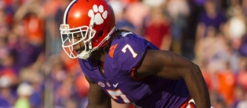 Mike Williams the clear-cut No. 1 WR in the 2017 NFL draft? Not so ... - usatoday.com