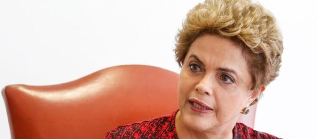 Dilma se defendeu em discurso na Itália Dilma se defendeu em discurso na Itália