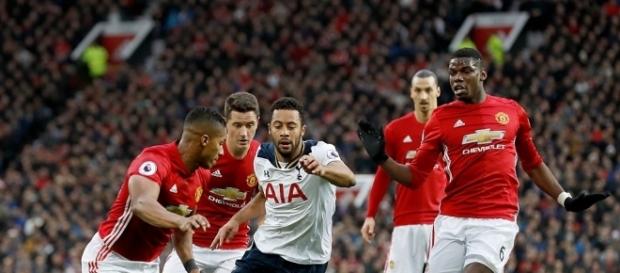 Manchester United v Tottenham Hotspur - Premier League - Old ... - gettyimages.fr Manchester United v Tottenham Hotspur - Premier League - Old ... - gettyimages.fr