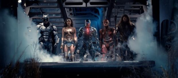 Se aproxima o dia em que os deuses do amanhã se unirão nos cinemas do mundo. Se aproxima o dia em que os deuses do amanhã se unirão nos cinemas do mundo.