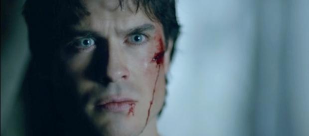 The Vampire Diaries 8x10: Damon retorna depois de finalmente perdoar Stefan (Foto: CW/Screencap) The Vampire Diaries 8x10: Damon retorna depois de finalmente perdoar Stefan (Foto: CW/Screencap)