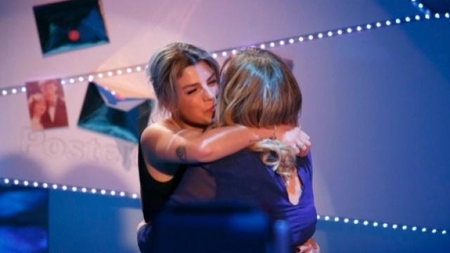 #EmmaMarrone performa totally-live a C'è Posta Per Te. #BlastingNews