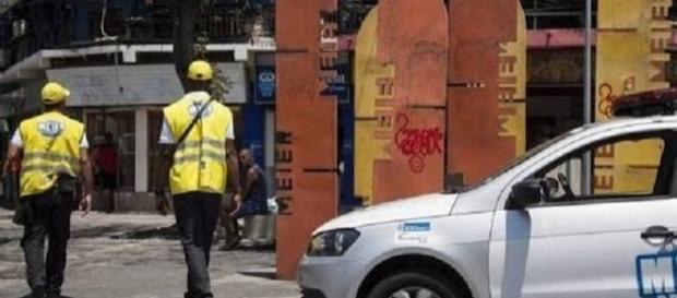 Agentes da operação Méier Presente na rua Dias da Cruz Agentes da operação Méier Presente na rua Dias da Cruz