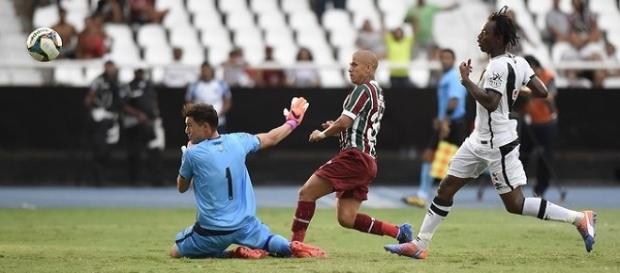 Com um belo toque, Marcos Júnior define a vitória do Flu sobre o Vasco no Engenhão (Foto: Globoesporte) Com um belo toque, Marcos Júnior define a vitória do Flu sobre o Vasco no Engenhão (Foto: Globoesporte)