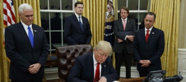 Erlässt Dekrete, stiftet Chaos: Donald Trump. (Fotoverantw./URG Suisse: Blasting.News Archiv) Erlässt Dekrete, stiftet Chaos: Donald Trump. (Fotoverantw./URG Suisse: Blasting.News Archiv)