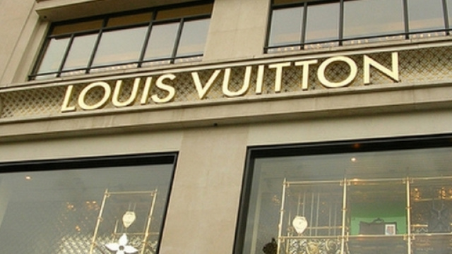 Louis Vuitton assume in diverse mansioni