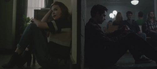 Lydia (Holland Roden) and Stiles (Dylan O'Brien) in "Radio Silence"/Photo via screencap, 'Teen Wolf'/MTV