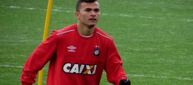 Destaque do Atlético-PR no último Brasileirão, Lucas Fernades retorna ao Flu em 2017 (Foto: Globoesporte) Destaque do Atlético-PR no último Brasileirão, Lucas Fernades retorna ao Flu em 2017 (Foto: Globoesporte)