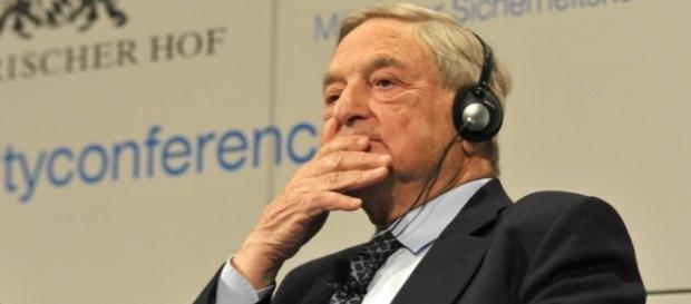 George Soros auf der Münchner Sicherheitskonferenz. (Frank Plitt / Wikimedia Commons / CC BY-SA 3.0) George Soros auf der Münchner Sicherheitskonferenz. (Frank Plitt / Wikimedia Commons / CC BY-SA 3.0)