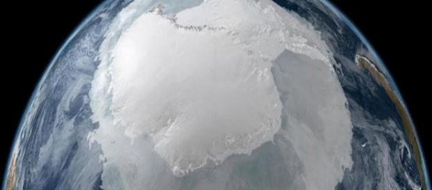 Immagine dell'anomalia in antartide Immagine dell'anomalia in antartide