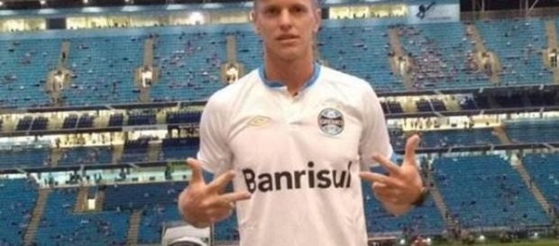 Léo Alemão sofreu acidente no primeiro dia do ano Léo Alemão sofreu acidente no primeiro dia do ano
