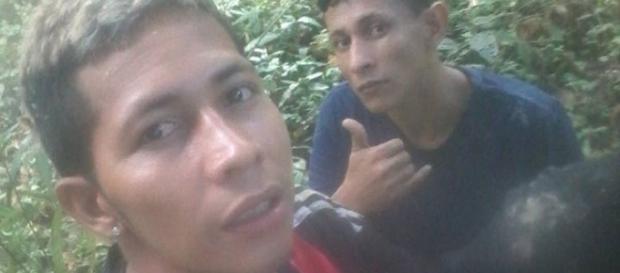 Na foto após a fuga do presídio Na foto após a fuga do presídio