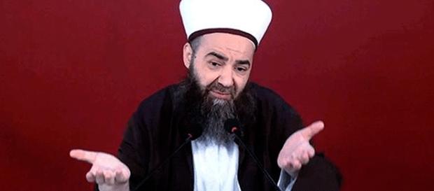 Pour ce saint homme, jouer aux échecs est l'abomination des abominations Pour ce saint homme, jouer aux échecs est l'abomination des abominations