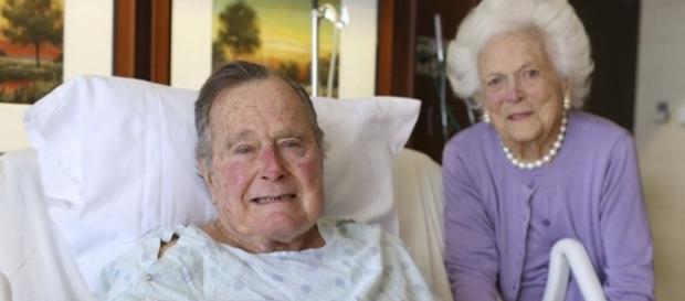 George H.W. Bush e sua mulher Barbara George H.W. Bush e sua mulher Barbara