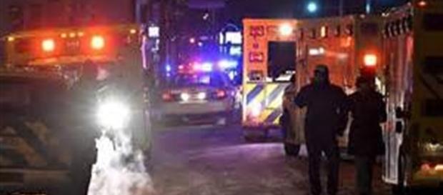 L'arrivo dei soccorsi dopo l'attacco alla moschea di Quebec City. L'arrivo dei soccorsi dopo l'attacco alla moschea di Quebec City.