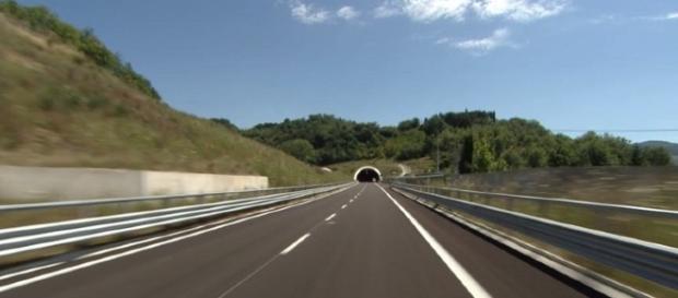 Le strade statali potrebbero non essere gratuite ancora a lungo: Anas verso la privatizzazione? Le strade statali potrebbero non essere gratuite ancora a lungo: Anas verso la privatizzazione?