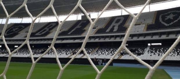 O Botafogo estreia na Libertadores com a promessa de Engenhão lotado nessa quarta-feira. O Botafogo estreia na Libertadores com a promessa de Engenhão lotado nessa quarta-feira.