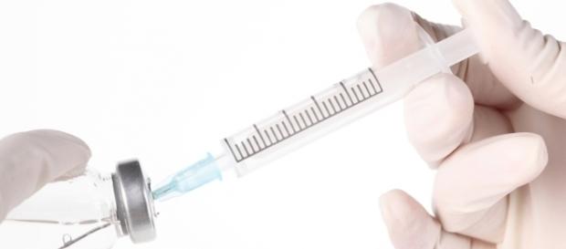 Quando acordou, pensou que a cirurgia tivesse acabado. Quando acordou, pensou que a cirurgia tivesse acabado.
