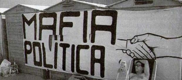 Totò Riina pronto a riferire la trattativa Stato-Mafia. Totò Riina pronto a riferire la trattativa Stato-Mafia.