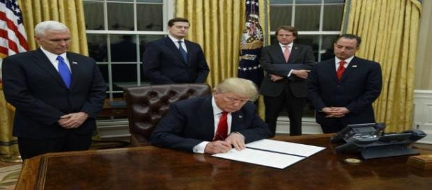 Trump segue causando polêmica nos EUA Trump segue causando polêmica nos EUA