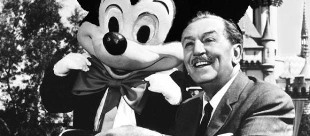 Walt Disney e o personagem Mickey Mouse. A idéia genial que o fez superar a crise Walt Disney e o personagem Mickey Mouse. A idéia genial que o fez superar a crise