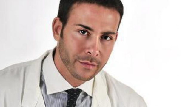 Giacomo Urtis non &egrave; un chirurgo plastico.