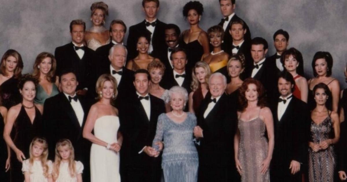  days of our lives comings and goings a twin brother returns to salem