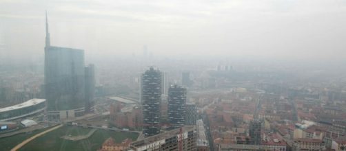 Lo smog su Milano e il nord Italia diventa un'emergenza
