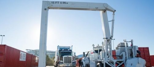 U.S. CBP Office of Field Operations inspect trucks and vehicles arriving at NRG Stadium for Super Bowl 51/U.S. CBP/Ozzy Trevino, DVIDS