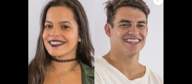 Casal arrancou muitas lágrimas na saída da casa Casal arrancou muitas lágrimas na saída da casa