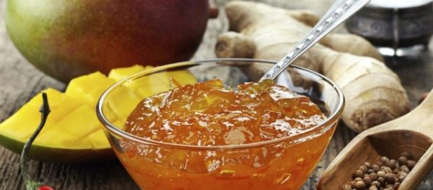 Composta chiara di meanzane e pere ottima come farcitura di dolci particolari Composta chiara di meanzane e pere ottima come farcitura di dolci particolari