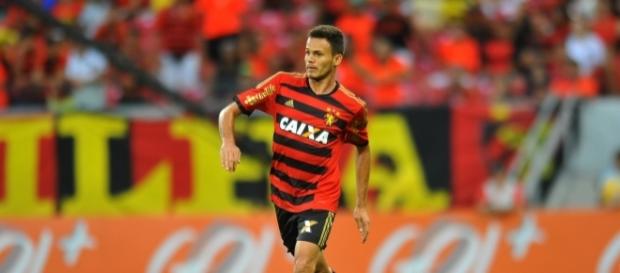 Flamengo analisa a contratação do lateral Renê (Reprodução/Aldo Carneiro) Flamengo analisa a contratação do lateral Renê (Reprodução/Aldo Carneiro)