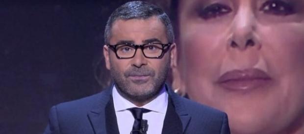 Jorge Javier Vázquez pierde los papeles y monta el espectáculo Jorge Javier Vázquez pierde los papeles y monta el espectáculo