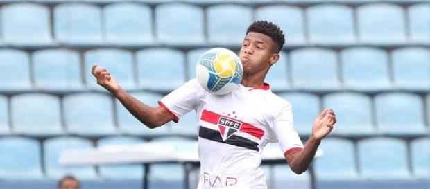 São Paulo acerta a venda do atacante David Neres para o Ajax (Reprodução/Rubens Chiri) São Paulo acerta a venda do atacante David Neres para o Ajax (Reprodução/Rubens Chiri)