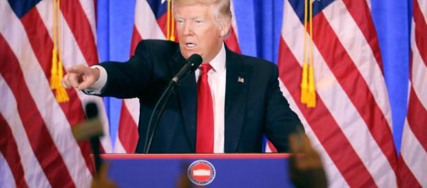 Trump despide a la fiscal Sally Yates Trump despide a la fiscal Sally Yates