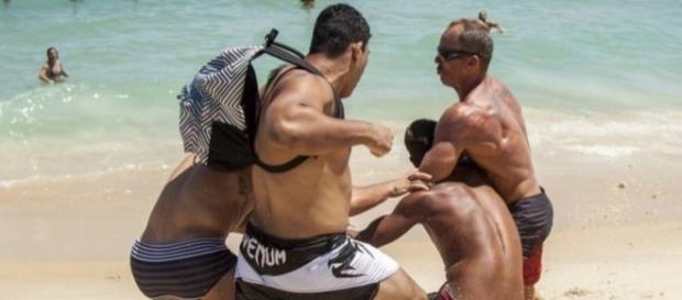 Fortões bateram muito em ladrão Fortões bateram muito em ladrão