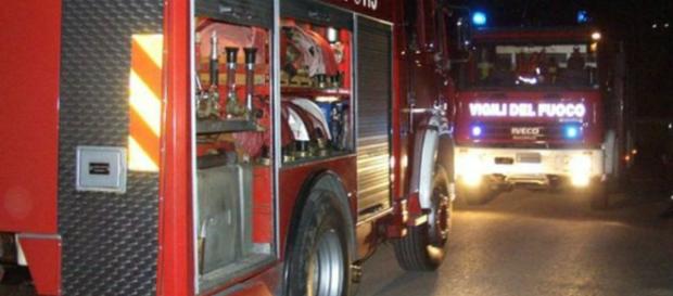 I vigili del fuoco sono intervenuti per domare le fiamme I vigili del fuoco sono intervenuti per domare le fiamme