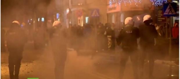 Krawalle nach Tod des Messeropfers (Screenshot) Krawalle nach Tod des Messeropfers (Screenshot)