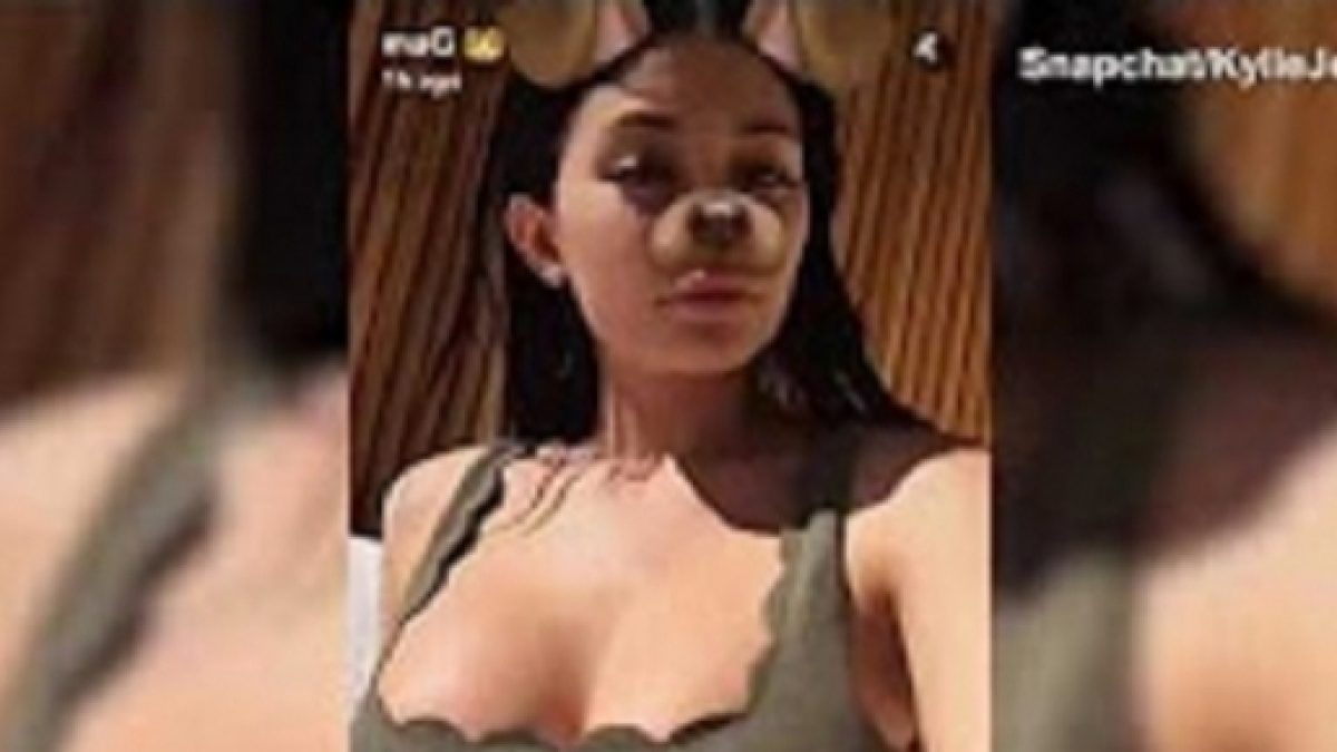 Whoa! Kylie Jenner Flaunts Big Booty & Boobs in Sexy Instagram Pics